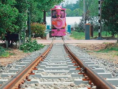 平鋪爬坡軌道軌道